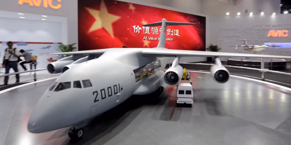 Cuối cùng là máy bay vận tải chiến lược hạng nặng C-17 Globemaster III - đây là loại máy bay vận tải hạng nặng nhất của Mỹ hiện tại và đã được Trung Quốc sao chép thành công với cái tên Y-20. Nguồn ảnh: QQ.