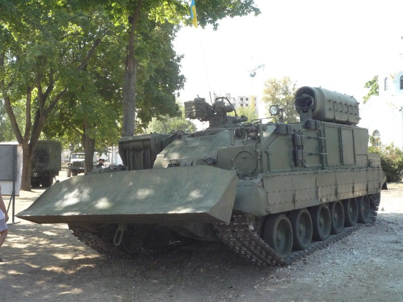 Tại "Ngày Xe Tăng" vừa diễn ra tại Kharkov - "thủ đô xe tăng" của Ukraine - có trưng bày rất nhiều mẫu thiết giáp, xe tăng và xe hỗ trợ cực kỳ hiện đại do nước này tự nâng cấp, cải biên trong thời gian gần đây. Nguồn ảnh: Livejour.