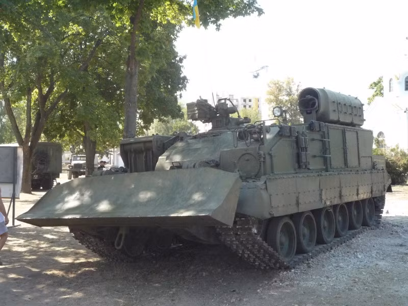 Tại "Ngày Xe Tăng" vừa diễn ra tại Kharkov - "thủ đô xe tăng" của Ukraine - có trưng bày rất nhiều mẫu thiết giáp, xe tăng và xe hỗ trợ cực kỳ hiện đại do nước này tự nâng cấp, cải biên trong thời gian gần đây. Nguồn ảnh: Livejour.