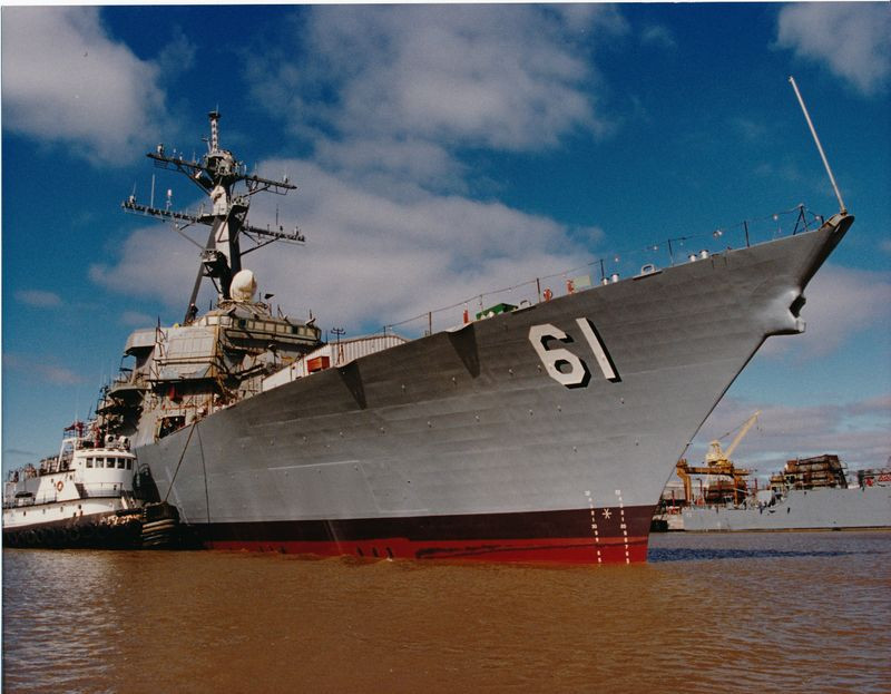 Tuy nhiên với việc triển khai tàu chiến ở Địa Trung Hải và tấn công Iran từ hướng Tây Bắc, Mỹ hoàn toàn có thể đạt được mục đích của mình vì theo nhiều nguồn tin tình báo, sức mạnh phòng không và đánh chặn của Iran chủ yếu được bố trí ở phía Nam và vịnh Ba Tư. Nguồn ảnh: Usmil.