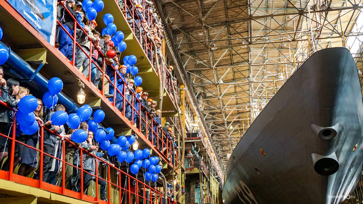 Tàu được trang bị động cơ diesel với hai trục dẫn động cung cấp tổng cộng 23.664 sức ngựa giúp tàu di chuyển được với tốc độ tối đa lên tới 27 hải lý giờ tương đương 50 km/h. Nguồn ảnh: Livejournal.