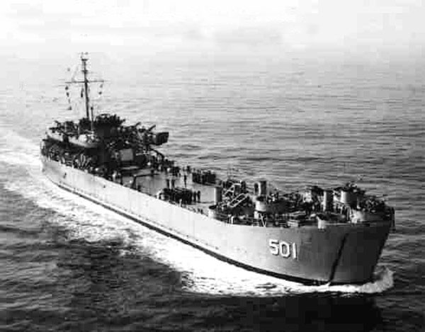 Trong tương lai, nhiều khả năng Hải quân Việt Nam sẽ có thể tự đóng mới một tàu đổ bộ tương tự với tính năng tương đương và độ giãn nước, trọng tải ít nhất ngang bằng với hai tàu LTS-542 này do khả năng đóng tàu của Việt Nam hiện tại cũng không hề kém cạnh nhiều quốc gia trên thế giới. Nguồn ảnh: TL.