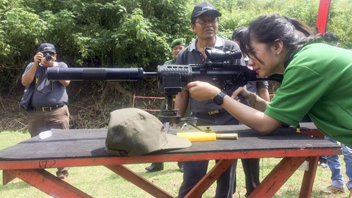 Phiên bản Pandad SS2-V5A1 là biến thể của phiên bản V5, được cải biên để trang bị riêng cho lực lượng Thuỷ quân Lục chiến Cơ động Indonesia. Phiên bản này được lộ diện hồi năm 2012. Nguồn ảnh: Wikicommons.