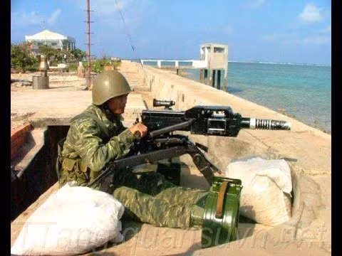 Ra đời từ năm 70 của thế kỷ trước, khẩu súng phóng lựu AGS-17 từ lâu đã được coi là loại vũ khí rất thích hợp để chống lại chiến thuật "biển người". Nguồn ảnh: Quansuvn.