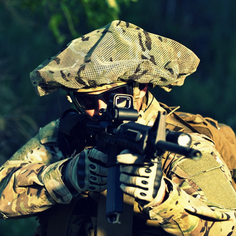 Hiện tại, quân đội nhiều quốc gia trên thế giới đang học theo kiểu phụ kiện nguỵ trang này của Israel để tăng cường hiệu quả nguỵ trang cho người lính trên chiến trường. Nguồn ảnh: Pinterest.