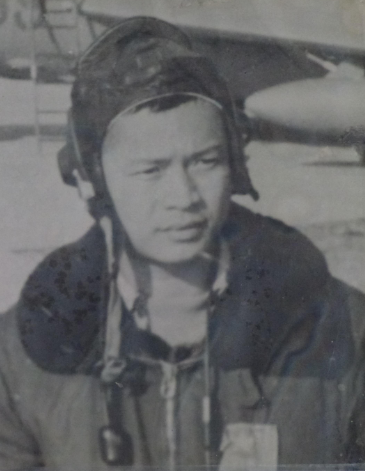 Phi công Ace tiếp theo của Việt Nam dành được thành tích này với tiêm kích MiG-17 đó là Lưu Huy Chao. Việc dành được danh hiệu Ace với tiêm kích MiG-17 được cho là cực kỳ khó khăn do loại tiêm kích này kém hơn nhiều các chiến đấu cơ cùng thời của Mỹ dùng tại Việt Nam, trong khi đó MiG-21 lại chỉ "ngang cơ" với các chiến đấu cơ địch. Nguồn ảnh: TL.