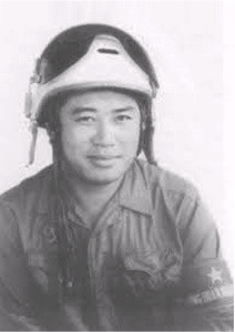 Phi công tiếp theo được Ace trong chiến tranh Việt Nam với thành tích bắn hạ 7 chiến đấu cơ đối phương bằng tiêm kích MiG-21, trong đó có 1 chiếc F-4C và 2 chiếc F-4E đó là Đặng Ngọc Ngự. Nguồn ảnh: TL.