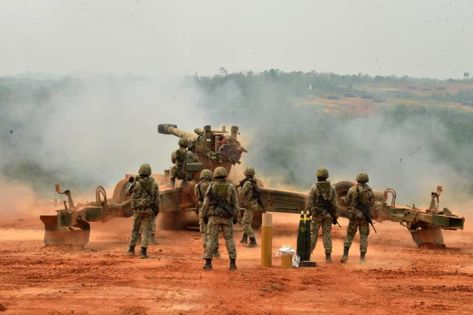 Khẩu pháo cực dị mang tên Danel G5 do... Nam Phi sản xuất được Malaysia nhập khẩu 28 tổ hợp và sử dụng cho lực lượng pháo binh nước này. Nguồn ảnh: Tentera Darat Malaysia.