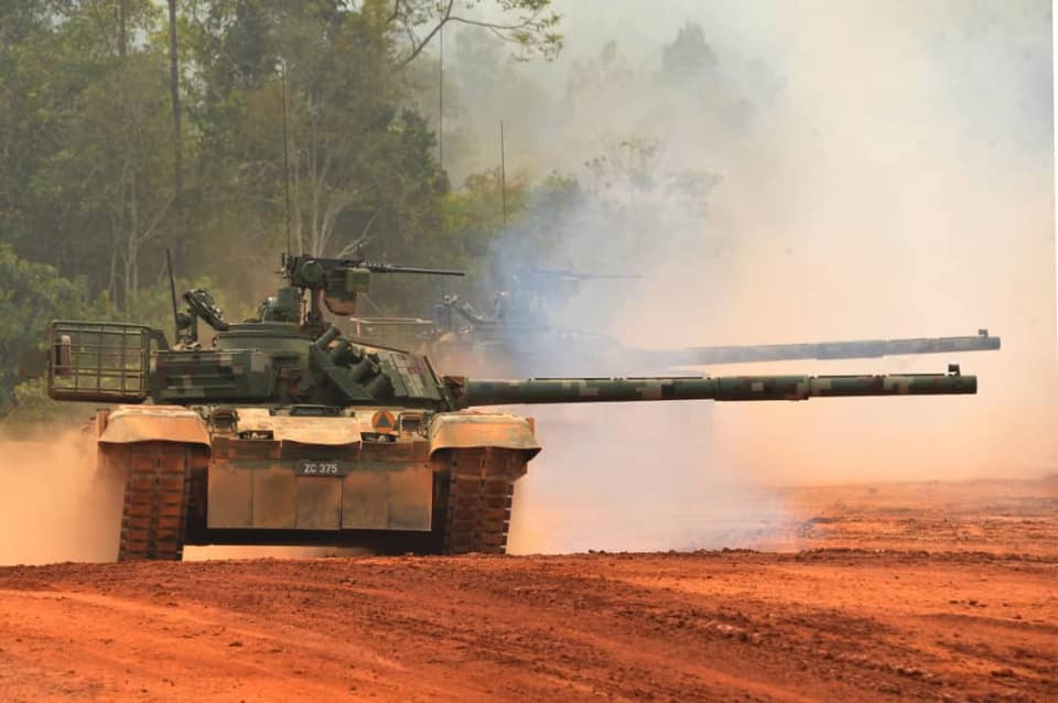 Loại xe tăng chủ lực này được Ba Lan thiết kế dựa trên khung gầm của xe tăng T-72M1 do Liên Xô sản xuất trong quá khứ. Nguồn ảnh: Tentera Darat Malaysia.