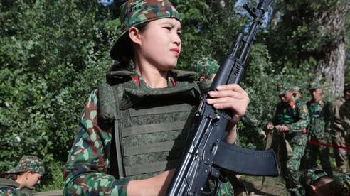 Mặc dù vậy những nữ quân nhân của ta vẫn hoàn thành tốt bài thi, đạt được thành tích cao trong quá trình thi đấu. Nguồn ảnh: Flickr.
