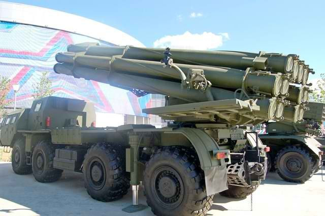 Tính tới năm 2016, trong biên chế của Lục quân Nga đã có khoảng 136 tổ hợp Tornado phiên bản G. Tuy nhiên phiên bản này chỉ có tầm bắn tối đa 70 km, chưa thể đạt được tầm bắn 120 km như phiên bản S. Nguồn ảnh: Rumil.