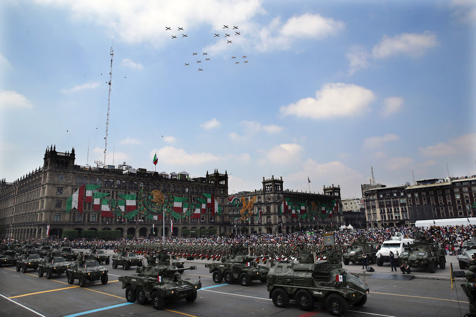 Toàn cảnh cuộc diễu binh cực kỳ mãn nhãn của quân đội Mexico vừa diễn ra hồi cuối tuần vừa rồi. Nguồn ảnh: BI.