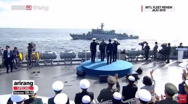 Cũng theo thông tin được tờ Defense Times của Hàn Quốc đăng tải, rất có thể Hải quân Việt Nam sử dụng hệ thống radar điều khiển hỏa lực kiểu mới do Ấn Độ sản xuất và đi kèm theo đó là dàn ngư lôi chống ngầm cỡ 400mm với uy lực cao hơn bản gốc. Nguồn ảnh: Arirang.