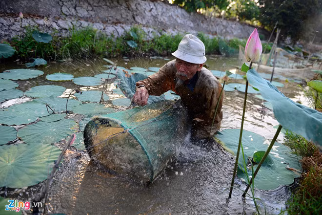 Chỉ ba ngày sau trên bầu trời Võ Nhai, ông Bảy lại một lần nữa xông thẳng vào đội hình máy bay địch, bắn hạ một chiếc F-4C - loại máy bay hiện đại hơn nhiều lần MiG-17 mà phi công Nguyễn Văn Bảy đang sử dụng khi đó. Nguồn ảnh: Zingnews.