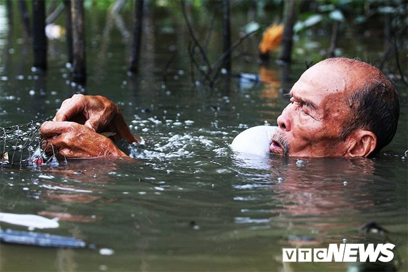 Chiến công lớn khác của phi công Nguyễn Văn Bảy được ông thực hiện trên bầu trời Hải Phòng vào ngày 24/4/1967. Trong trận không chiến này, phi công Nguyễn Văn Bảy đã hạ một chiếc F-8C của Không quân Mỹ, xác lập kỷ lục hạ 7 chiến đấu cơ đối phương chỉ trong vòng chưa đầy một năm tham chiến. Nguồn ảnh: VTCnews.