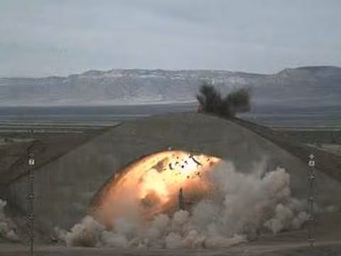 Nhận thấy tiềm năng của loại vũ khí này, nhất là khi công nghệ xây dựng boong-ke, hầm ngầm càng ngày càng phát triển, quân đội các cường quốc trên thế giới bao gồm Liên Xô, Anh và Mỹ đã tập trung nghiên cứu để hoàn thiện loại vũ khí này của Đức quốc xã. Nguồn ảnh: QQ.