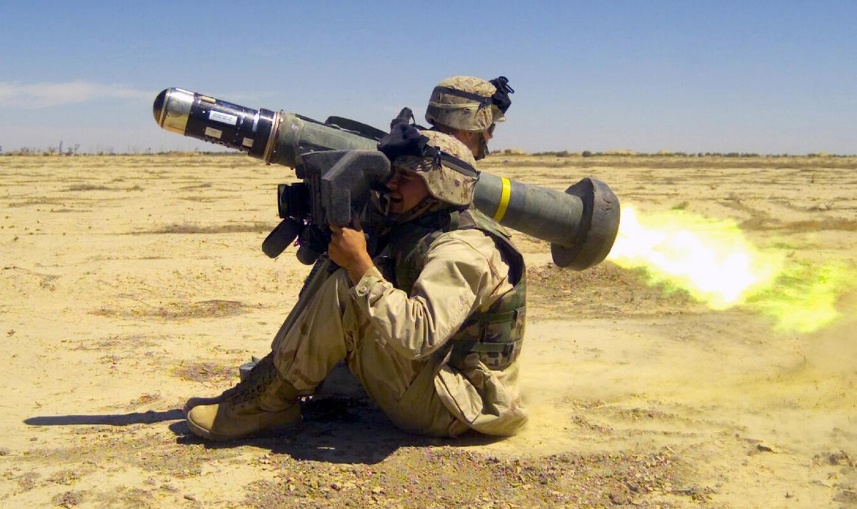FGM-148 Javelin được coi là loại tên lửa chống tăng cá nhân hiện đại nhất trong biên chế quân đội Mỹ hiện nay, tuy nhiên trong thời gian gần đây, loại tên lửa này đã gặp phải không ít phàn nàn từ Ukraine. Nguồn ảnh: BI.