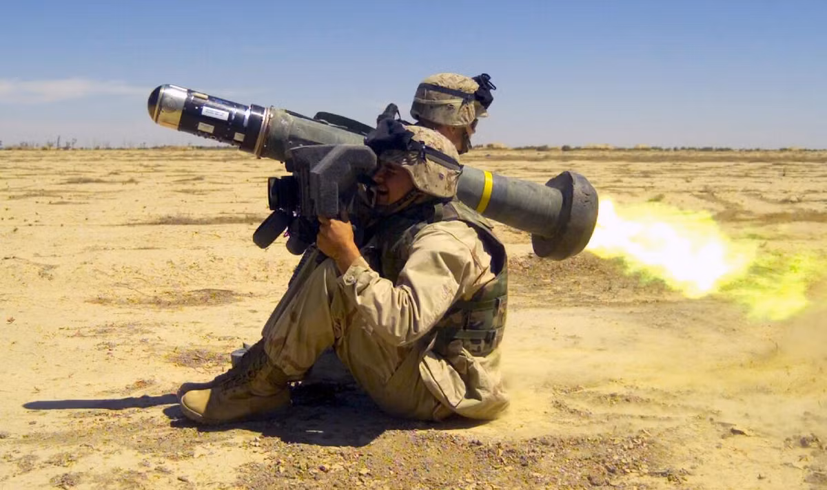 FGM-148 Javelin được coi là loại tên lửa chống tăng cá nhân hiện đại nhất trong biên chế quân đội Mỹ hiện nay, tuy nhiên trong thời gian gần đây, loại tên lửa này đã gặp phải không ít phàn nàn từ Ukraine. Nguồn ảnh: BI.