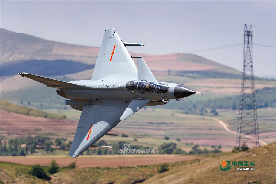 Xét về tổng thể, J-10 là loại tiêm kích dễ sử dụng, dễ bảo dưỡng, tiết kiệm chi phí vận hành và đáp ứng tốt được yêu cầu của không quân Trung Quốc trong thời điểm hiện tại. Nguồn ảnh: sina.