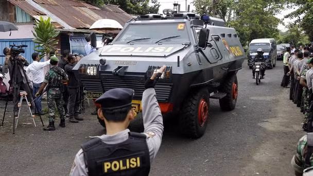 Xe có kíp lái hai người bao gồm một lái xe và một trưởng xe kèm theo đó là khả năng chuyên chở theo tối đa 10 lính với đầy đủ trang thiết bị hậu cần. Nguồn ảnh: Flickr.