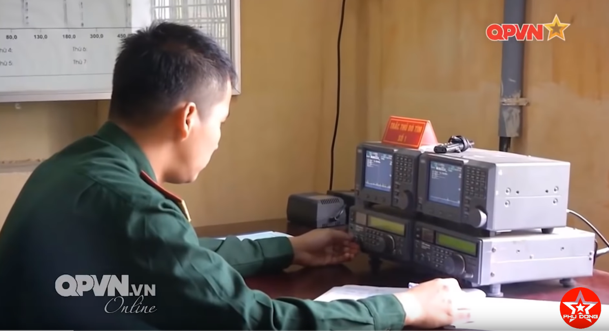 Hệ thống phần mềm được Việt Nam phát triển cho các lực lượng tác chiến điện tử với khả năng tra cứu nhanh, giúp người lính tránh được việc tốn thời gian tra cứu dựa trên sổ sách như trước đây. Nguồn ảnh: QPVN.