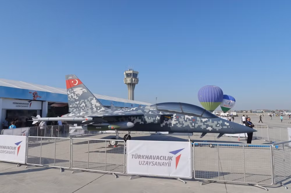 Hurjet có khra năng đạt tốc độ tối đa lên tới Mach 1.4 khi hoạt động ở ododj cao lớn, tầm hoạt động tối đa lên tới 2600 km và có khả năng bay cao tối đa 13.000 mét. Nguồn ảnh: Livejournal.