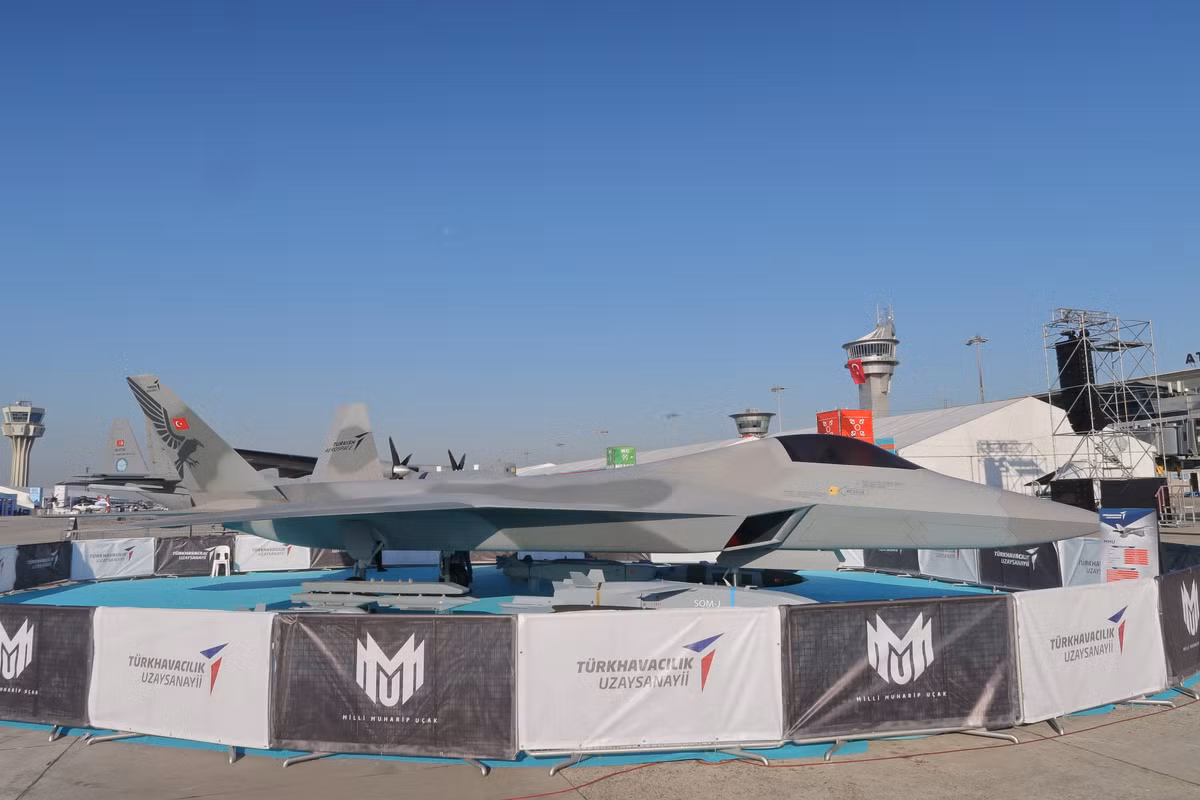 Đầu tiên phải kể đến loại máy bay thế hệ thứ năm hiện đang được Thổ Nhĩ Kỳ phát triển - một trong những sản phẩm thi được nhiều sự quan tâm nhất chính là máy bay MMU hay còn có tên gọi khác là TF-X. Nguồn ảnh: Livejournal.