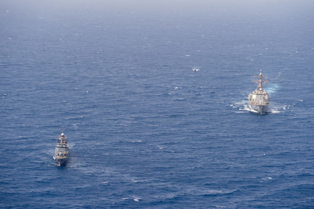 Bất đồng ngôn ngữ từng là một trong những nguyên nhân dẫn tới nhiều hậu quả trong quân sự. Kể cả khi mọi chuyện diễn ra trong khuôn khổ một cuộc tập trận, hiệu quả của nó cũng sẽ bị ảnh hưởng nghiêm trọng nếu các bên không thể phối hợp chặt chẽ với nhau. Nguồn ảnh: DVID.