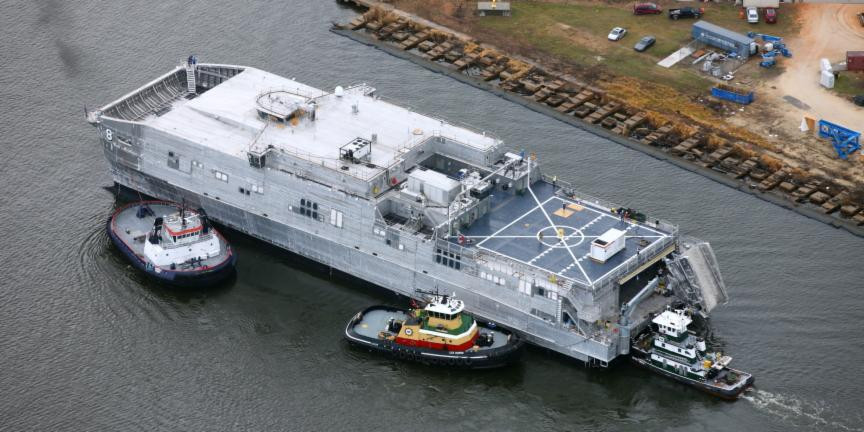 Mang tiền tố USNS, tàu Yuma hoàn toàn không được trang bị vũ khí, mặc dù vậy Hải quân Nga vẫn theo sát từng bước đi của tàu chỉ huy hậu cần này trong vùng biển vốn dĩ đã nổi tiếng nhạy cảm này. Nguồn ảnh: QQ.