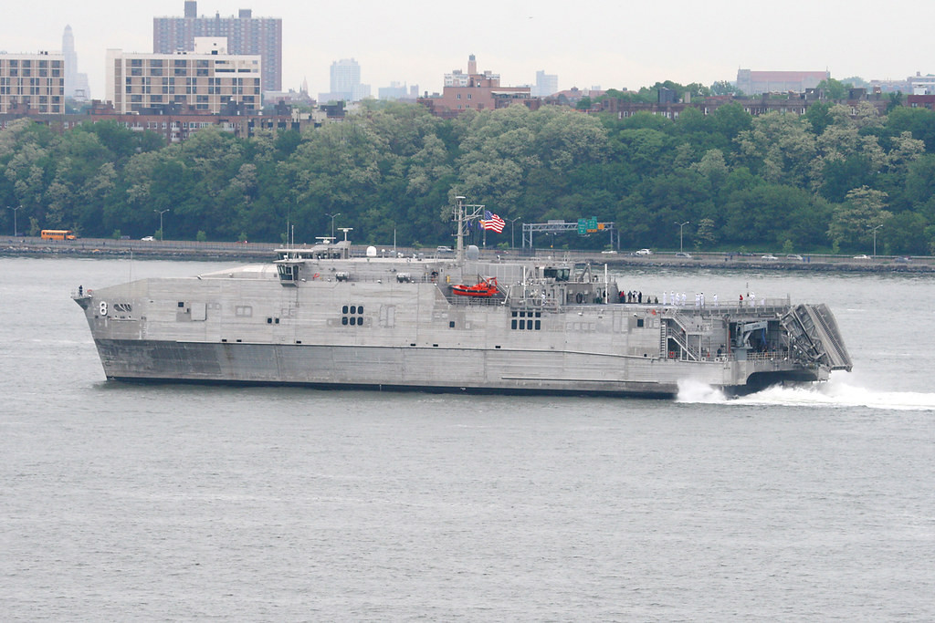 USNS Yuma được Hải quân Mỹ đặt lườn đóng mới từ năm 2016, bắt đầu được phục vụ trong biên chế Hải quân Mỹ từ năm 2017 và là một trong số 10 tàu vận tải hậu cần lớp Spearhed. Nguồn ảnh: QQ.