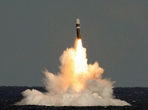 Trọng lượng phóng của tên lửa đạn đạo hạt nhân Trident II lên tới 58,5 tấn.