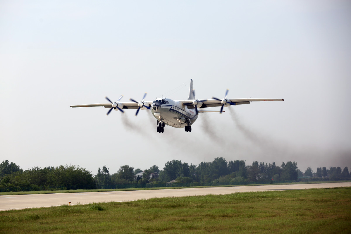 Mặc dù có truyền thống tai nạn dày đặc, tuy nhiên do lợi thế giá rẻ và nhiều "hứa hẹn" đi kèm, Trung Quốc hiện đã xuất khẩu được loại máy bay này ra 7 nước trên thế giới, bao gồm cả Venezuela hay Kazakhstan. Nguồn ảnh: Engmilitary.