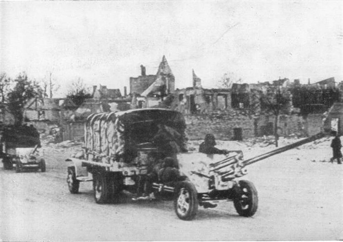 Ưu điểm lớn nhất của loại pháo này là tốc độ bắn cực nhanh, tối đa trên lý thuyết lên tới 25 phát/phút còn trong thực tế, kíp chiến đấu với kỹ năng sơ đẳng hoàn toàn có thể sử dụng ZIS-2 và ZIS-3 với tốc độ bắn 10 phát/phút. Nguồn ảnh: BD.