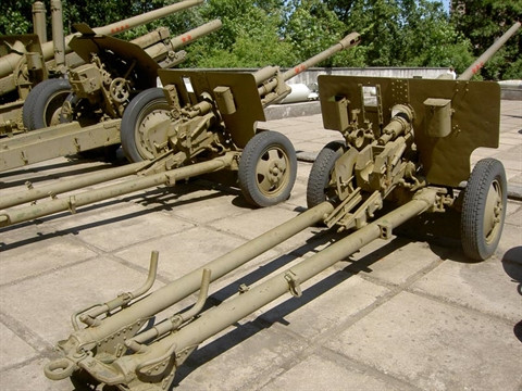 Đây đều là những loại pháo ra đời từ Chiến tranh Thế giới thứ hai, tới nay thiết kế của chúng đã gần 80 tuổi tuy nhiên vẫn đang được sử dụng để tham chiến với số lượng lớn trên chiến trường Syria. Nguồn ảnh: BD.