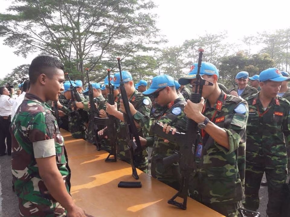 Theo các thông tin được truyền thông địa phương đăng tải, các đơn vị công binh của Việt Nam đang được huấn luyện tại Indonesia trước khi được đưa sang châu Phi để thực hiện sứ mệnh gìn giữ hoà bình. Nguồn ảnh: Indonews.