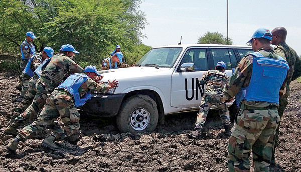 Trong tương lai, Việt Nam sẽ còn tham gia đóng góp nhiều hơn nữa với việc cử nhiều đơn vị quân đội thuộc nhiều binh chủng tham gia các nhiệm vụ gìn giữ hoà bình của Liên Hiệp Quốc tại nhiều địa điểm khác trên khắp thế giới. Nguồn ảnh: VNDPO.