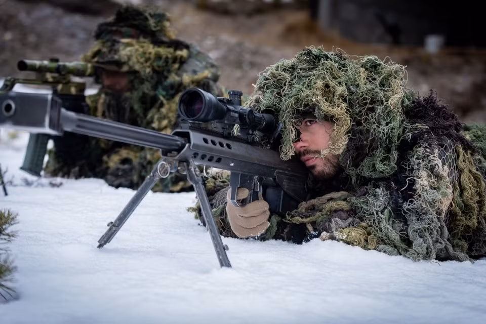 Tây Ban Nha đứng ở vị trí thứ 20, quốc gia 49 triệu dân này có quân số 139.500 người, ngân sách quốc phòng 11,6 tỷ USD và sở hữu một tàu sân bay. Nguồn ảnh: BI.