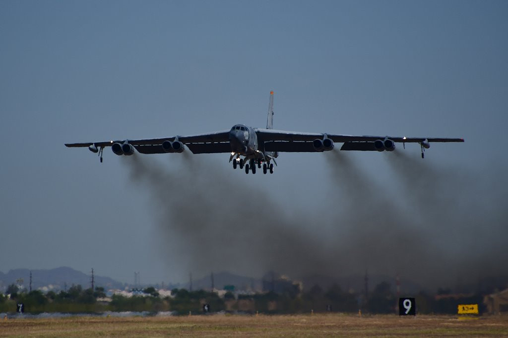 Hiện tại, vẫn không rõ tối đa máy bay B-52 có khả năng mang theo bao nhiêu tên lửa loại này. Tuy nhiên nhiều khả năng tối đa một chiếc B-52 cũng sẽ không mang theo được nhiều hơn 20 đơn vị. Nguồn ảnh: BI.