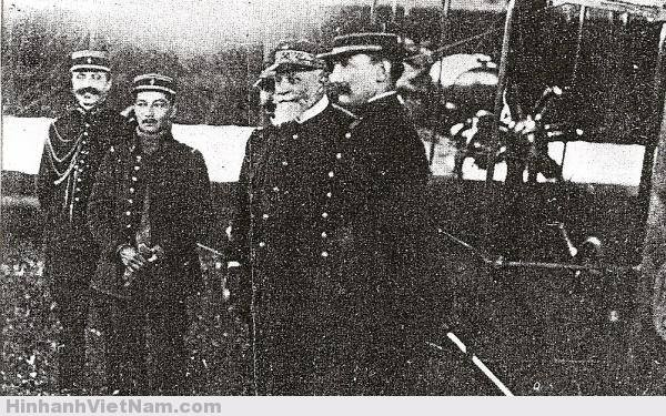 Trong Chiến tranh Thế giới thứ nhất, Đỗ Hữu Vị tham gia nhiệm vụ đánh bom ở phía Tây Nam nước Đức và bay trinh sát, tuần tra. Ông nhiều lần thoát khỏi cái chết trong chân tơ kẽ tóc khi bị không quân đối phương bám đuổi nhưng cuối cùng sự nghiệp bay của Đỗ Hữu Vị lại kết thúc vì một... cơn bão. Nguồn ảnh: TL.