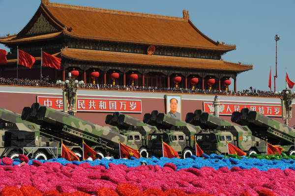 Tuy nhiên, không ngoại trừ tình huống đoạn video ngắn ngủi về loại tên lửa này lọt vào đoạn phim giới thiệu về lễ duyệt binh do vô ý và nếu điều đó là sự thật, rất có thể loại tên lửa mới nêu trên sẽ không được xuất hiện trong lễ duyệt binh. Nguồn ảnh: QQ.