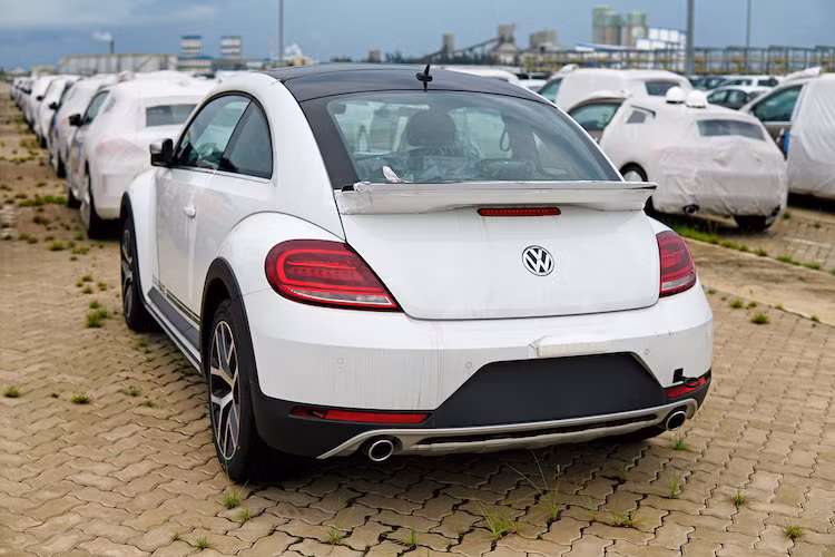 Nối tiếp kế hoạch từng ra mắt không trọn vẹn năm ngoái, nhiều khả năng Volkswagen sẽ chính thức ra mắt và trưng bày mẫu xe Beetle Dune tại Việt Nam vào triển lãm VIMS 2017 diễn ra cuối tháng 10 này.