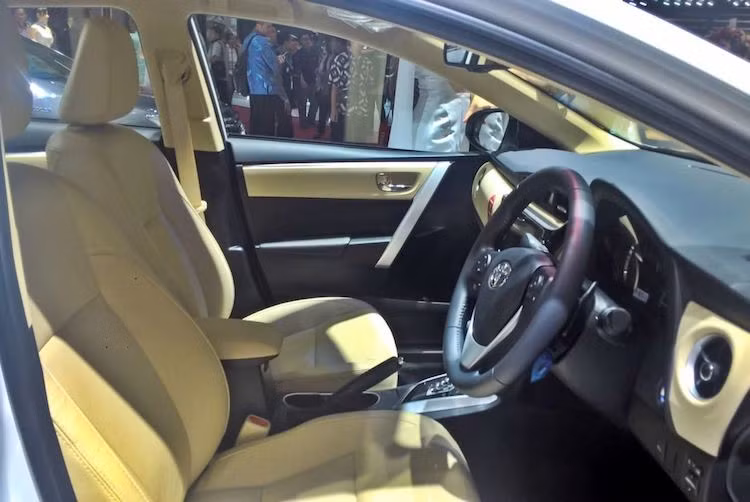 Toyota cũng cho biết rằng họ đã khiến cabin của xe đem tới cảm giác sang trọng hơn bằng các vật liệu mềm và chỉ thêu màu tương phản. Hệ thống treo cũng đã được cải tiến với độ mềm lớn hơn. Mọi phiên bản của xe tại thị trường Indonesia đều có sẵn 7 túi khí.