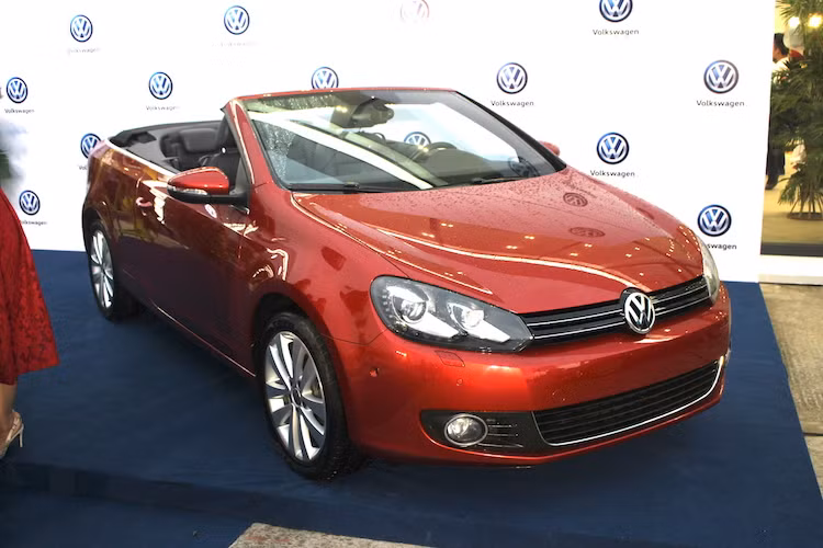 Tại Việt Nam hiện nay, có một chiếc Golf Cabriolet còn "mới tinh" thuộc đời 2013, được sản xuất vào năm 2012. Dù đã "ra đời" từ lâu nhưng chiếc xe vẫn chưa lăn bánh ngoài đường, do nó đã được Volkswagen tại Việt Nam nhập về chủ yếu với mục đích làm sự kiện.
