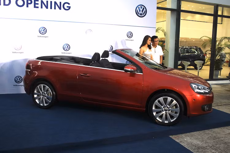 Với sức mạnh khiêm tốn, chiếc xe mất 11,7 giây để đạt 0-100 km/h và tốc độ tối đa chỉ dừng lại ở 188 km/h. Đổi lại, mức tiêu thụ nhiên liệu của xe chỉ đạt 5,9 lít/100 km.