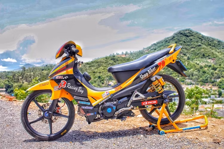 Ra mắt thị trường Việt từ khoảng năm 2003, mẫu xe máy Yamaha Jupiter V 110 dù không thể "đánh bại", nhưng đã giành được "miếng bánh thị phần" tương đối đáng kể từ đối thủ Honda Wave. Với thiết kế thể thao và động cơ "bốc", mẫu xe này cũng thường xuyên được người chơi xe tại Đông Nam Á ưa chuộng để độ lại.