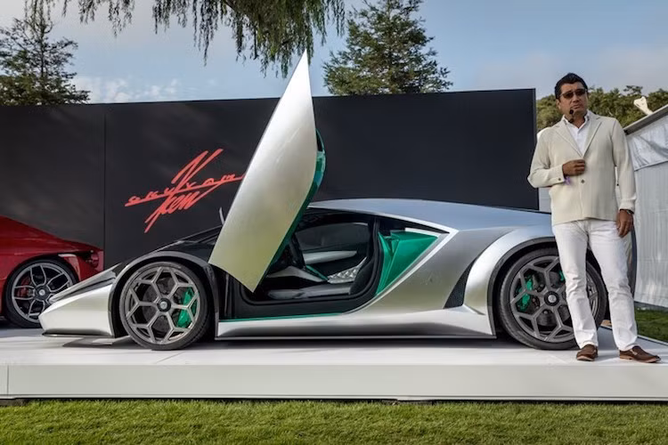 Khách hàng đặt mua sẽ phải cung cấp cho Okuyama chiếc Aventador nguyên bản. Không tính chi phí "xác xe", việc độ Aventador thành Kode 0 sẽ có giá lên tới 1,5 triệu USD (tương đương 34 tỷ đồng) và được thực hiện tại Nhật Bản. Trong số 5 chiếc Kode 0 dự định được tạo ra, 3 chiếc đã được các đại gia Nhật Bản đặt hàng và số còn lại sẽ dành cho Thế giới.