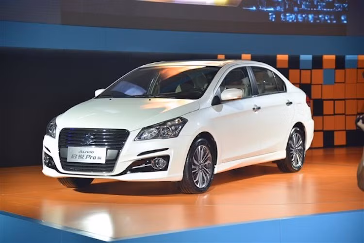 Tại triển lãm Thành Đô đang diễn ra ở Trung Quốc, Suzuki đã ra mắt mẫu xe mới Alivio Pro, về cơ bản là chiếc xe sedan Suzuki Ciaz hạng B nhưng sở hữu những nâng cấp ở cả nội lẫn ngoại thất. Nhiều khả năng những thay đổi trên Alivio Pro cũng sẽ xuất hiện trên chiếc Ciaz phiên bản nâng cấp lớn giữa vòng đời sắp tới.