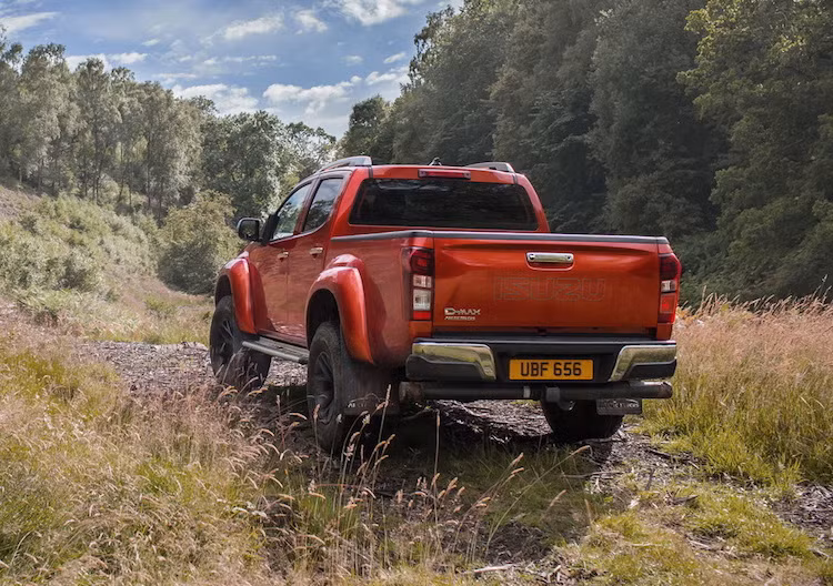 Giá bán của xe tại thị trường Anh sẽ bắt đầu từ 37.995 Bảng (tương đương 1,1 tỷ đồng). Khách hàng có thể lựa chọn giữa 7 màu sắc khác nhau.