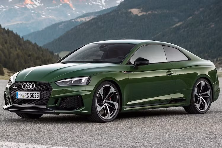 Mẫu xe Audi RS5 2018 là phiên bản thể thao RS đầu tiên được tạo ra sau khi bộ phận phát triển xe hiệu năng cao quattro GmBH đổi tên thành Audi Sport. Chiếc xe được phát triển dựa trên cơ sở thế hệ coupe hạng sang phân khúc D Audi A5 mới nhất, ra mắt lần đầu vào tháng 6 năm ngoái.