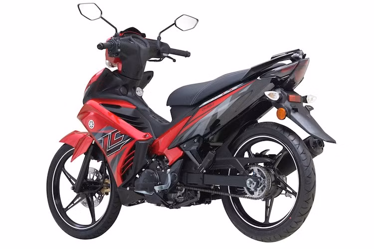 Tại Malaysia, Yamaha Y135LC 2017 hiện đã có mặt ở mọi cửa hàng bán xe của hãng với giá 7167 Ringgit (tương đương 38 triệu đồng).
